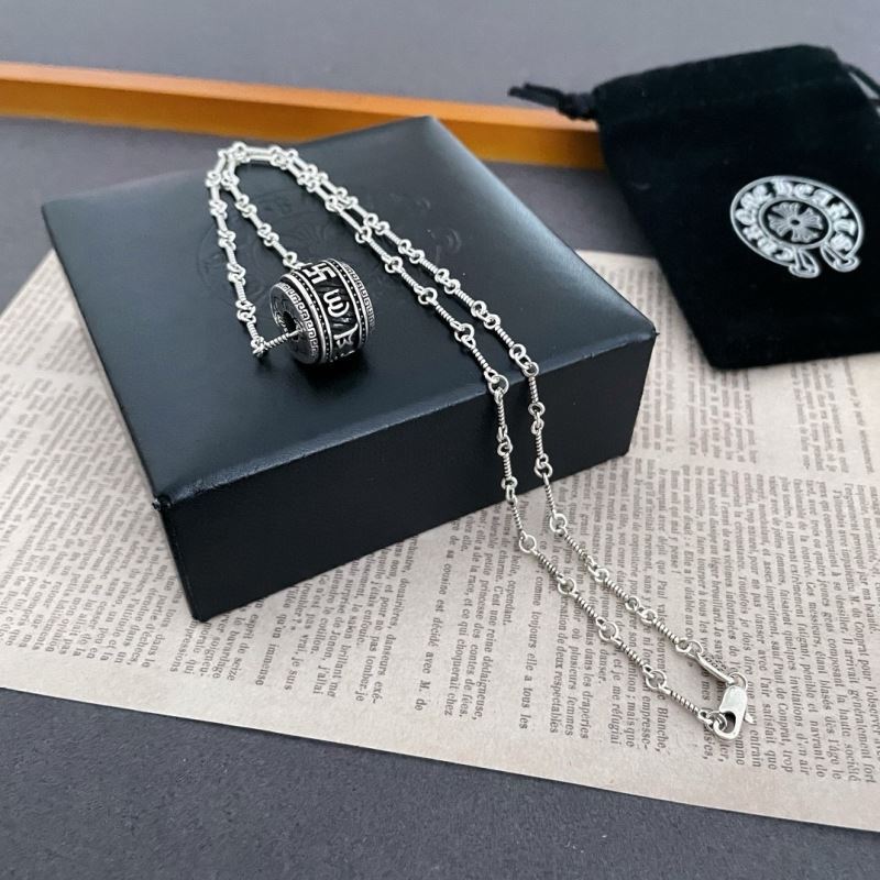 Ch*0me He**ts necklaces